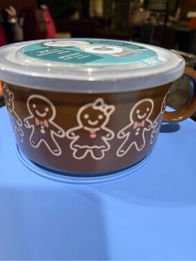 Gingerbread 22 oz stoneware Brown Ceramic Mug with Lid